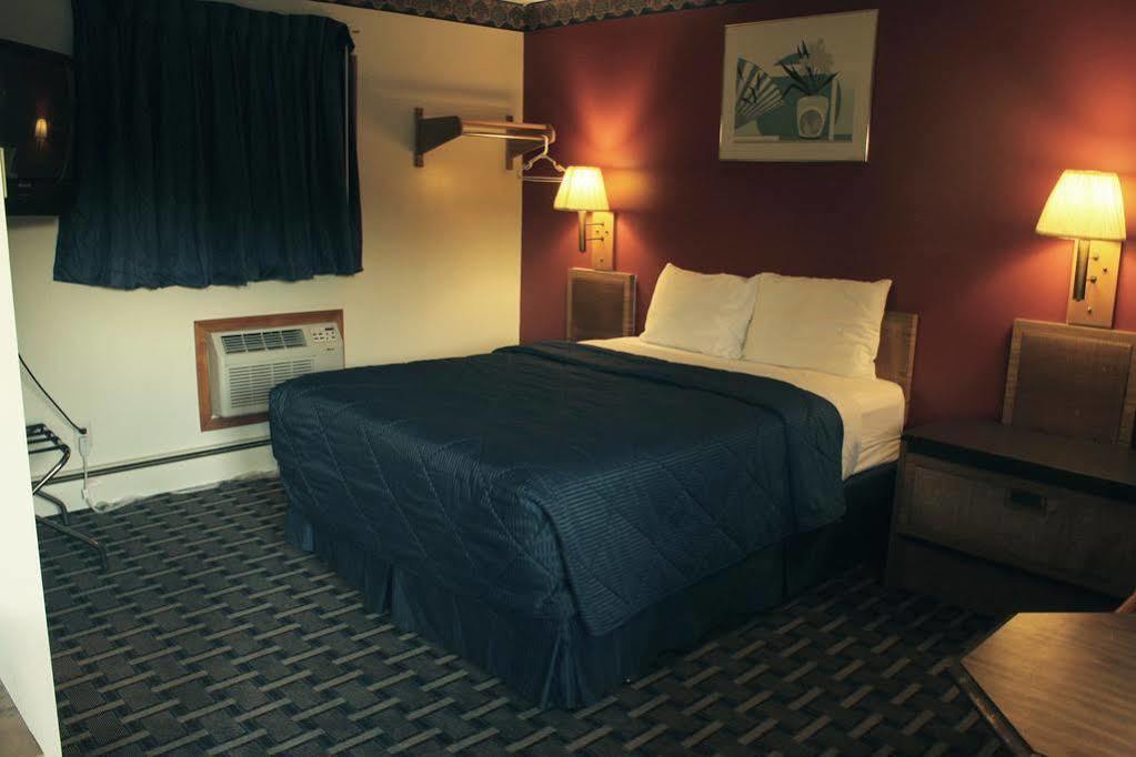 Budget Host Inn Fridley Dış mekan fotoğraf
